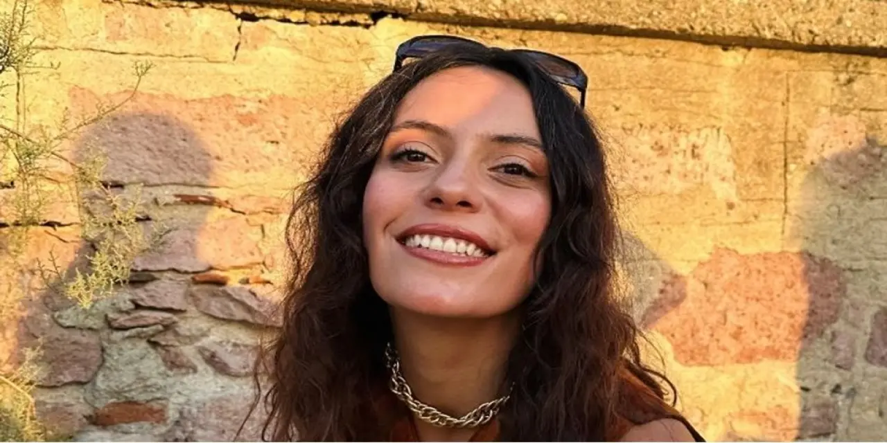 Kızıl Goncalar Dizisi Kevser Kimdir? Selen Kurtaran'ın Yeni Rolü ve Karakterin Detayları - EnsonMedya